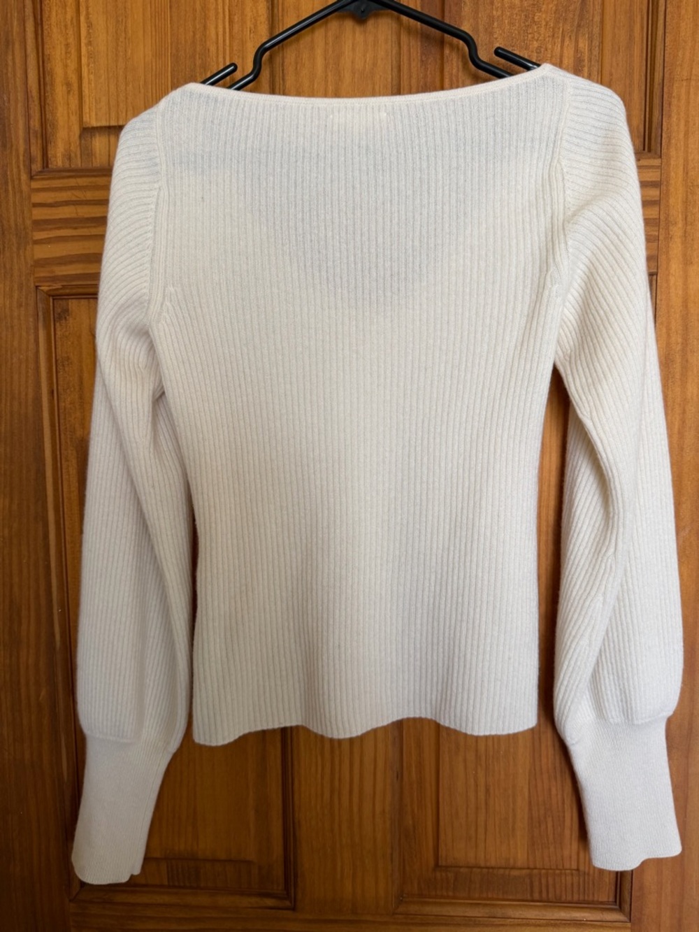 Reformation Hart cashmere Soft Cream V-Neck Ribbed Sweater - Picture 3 of 7